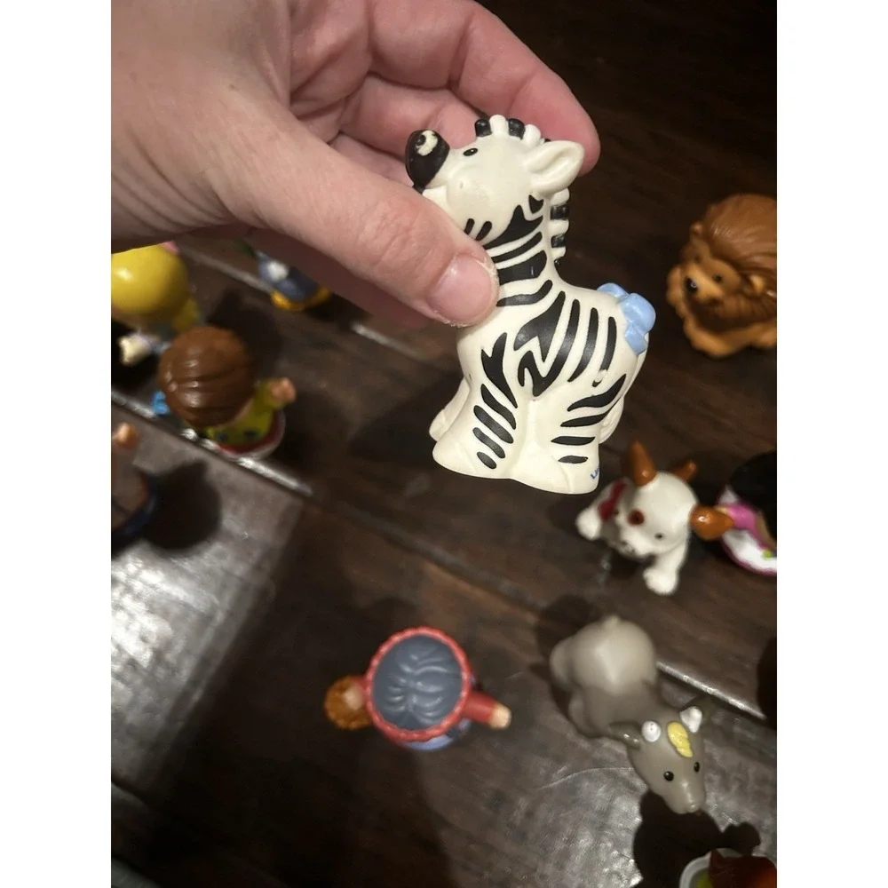 Lot Of 18 Little People Noah Animals Toy Story Paint Chipped